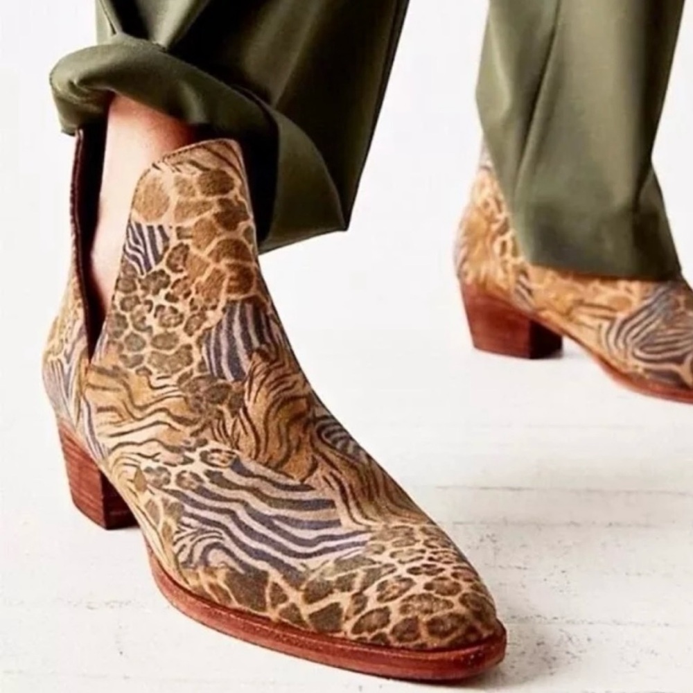 Free People Animal Charm Double V Booties in Size 36 NWOB